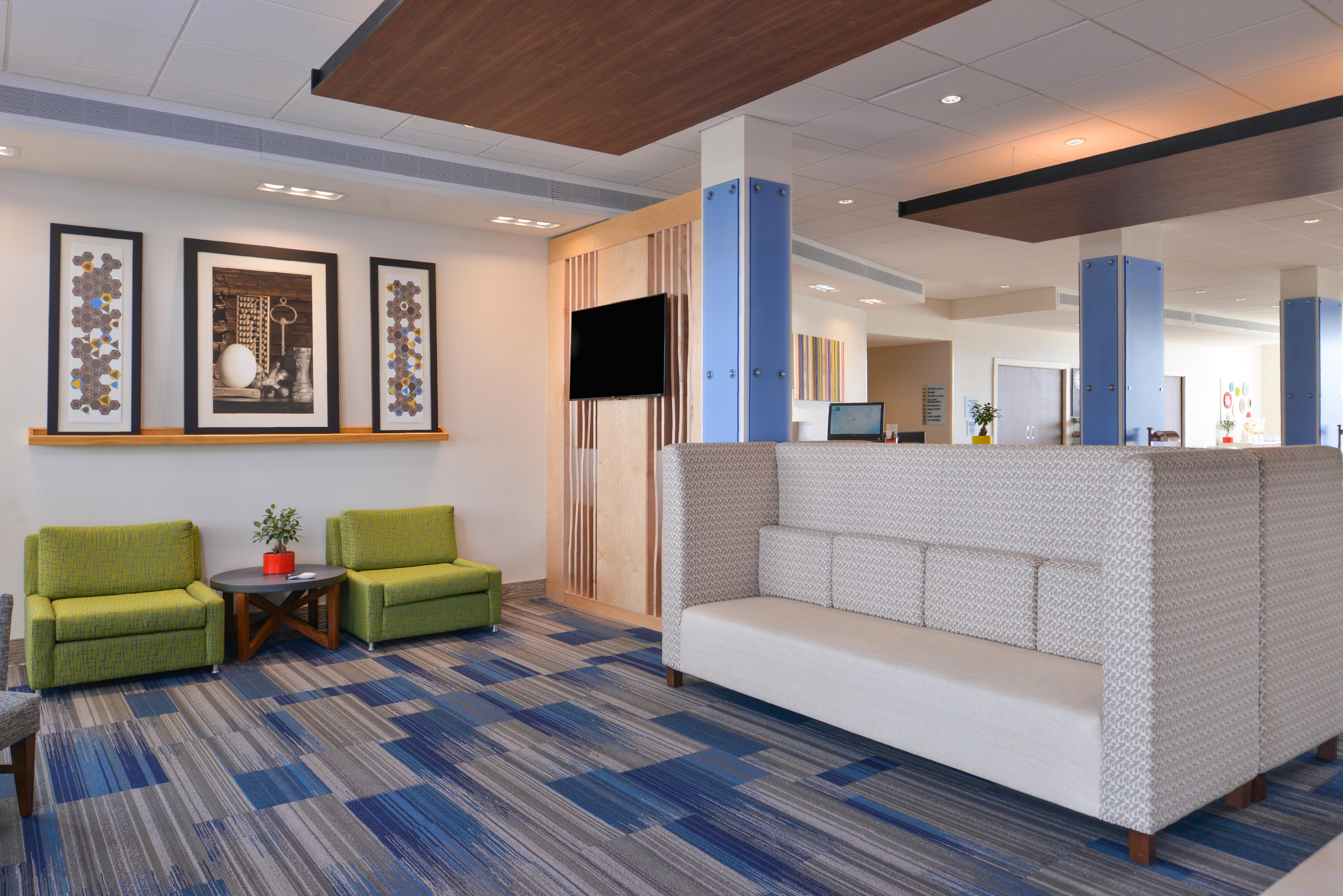 Holiday Inn Express & Suites Trinity By Ihg Екстериор снимка