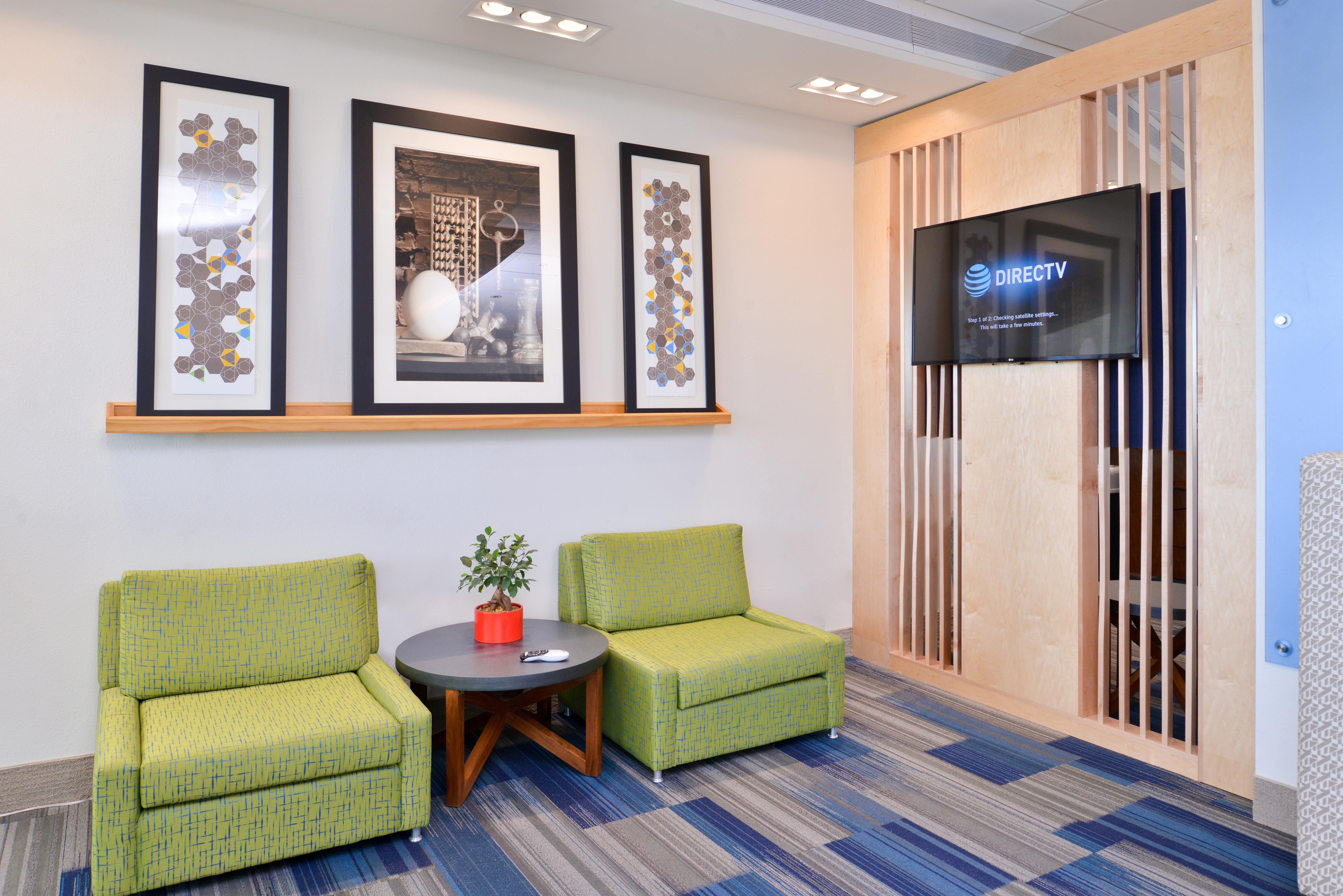 Holiday Inn Express & Suites Trinity By Ihg Екстериор снимка