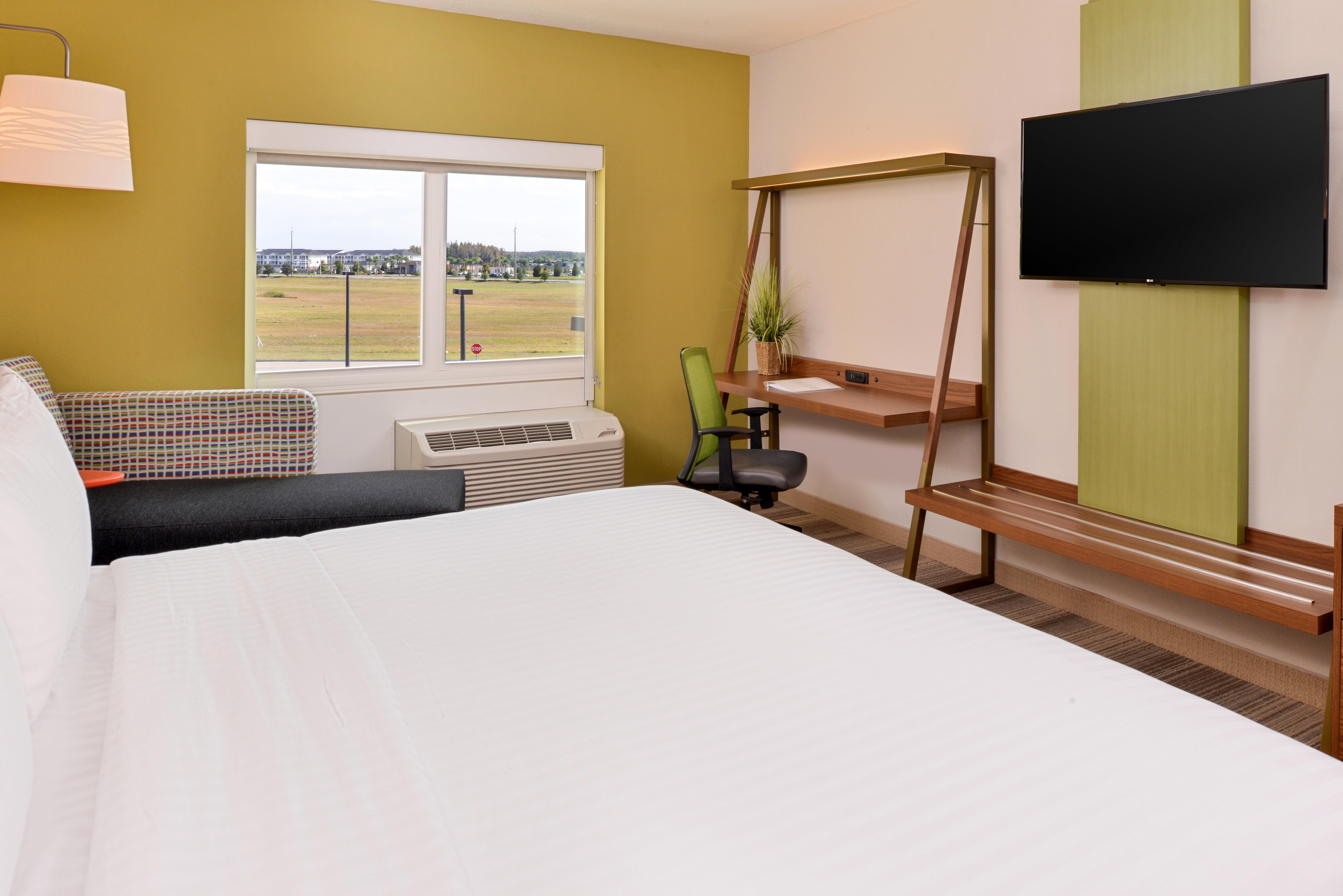 Holiday Inn Express & Suites Trinity By Ihg Екстериор снимка