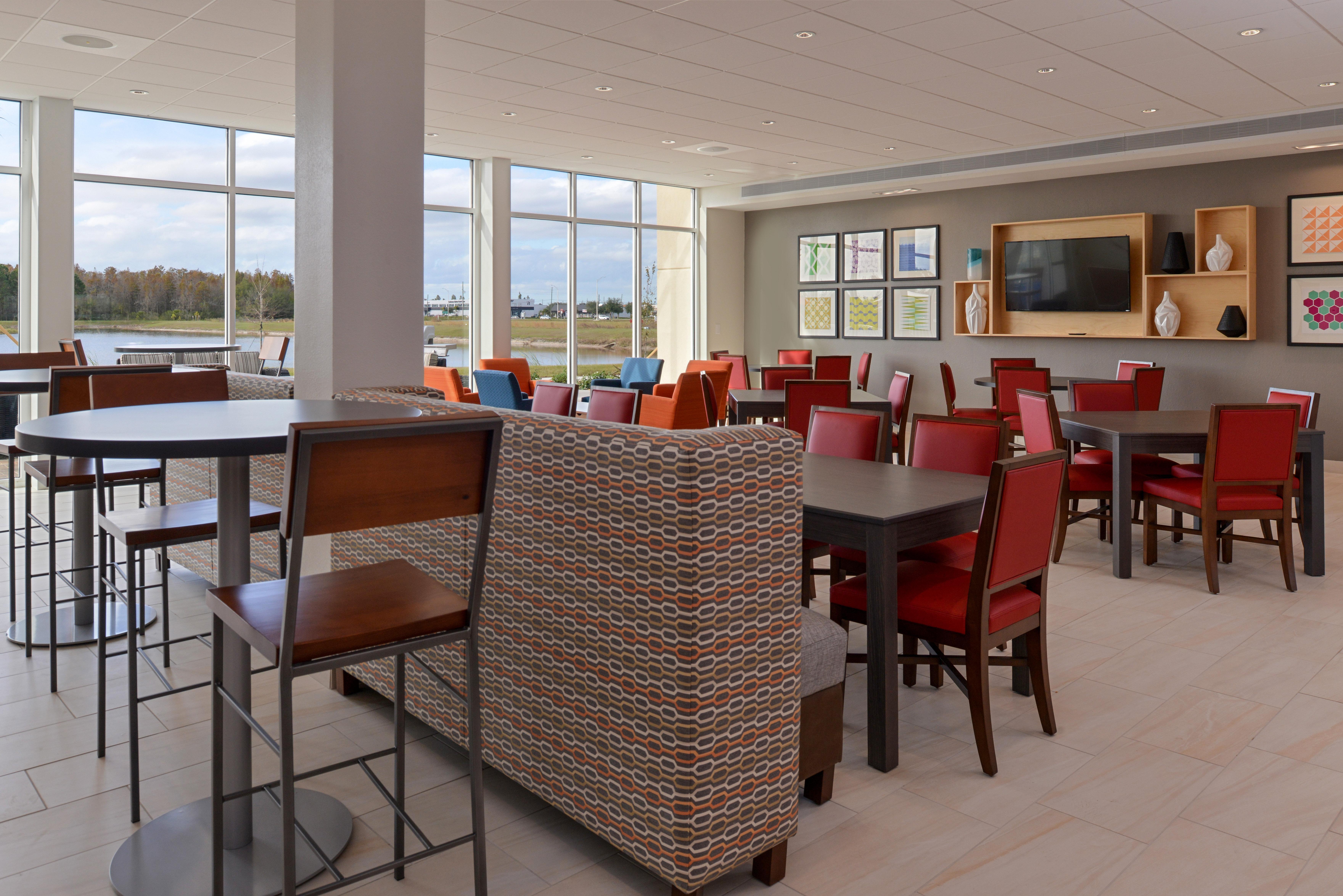 Holiday Inn Express & Suites Trinity By Ihg Екстериор снимка