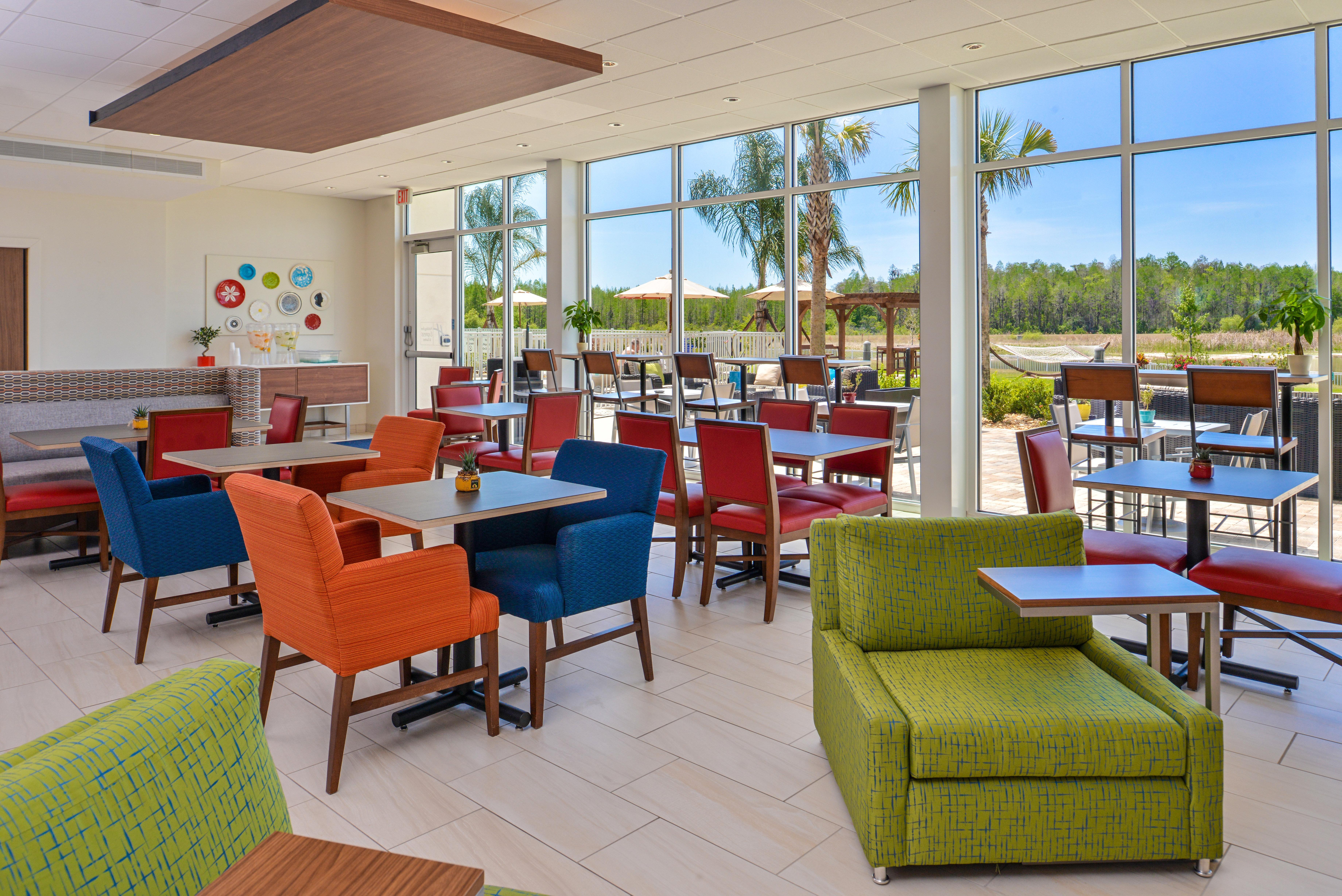 Holiday Inn Express & Suites Trinity By Ihg Екстериор снимка