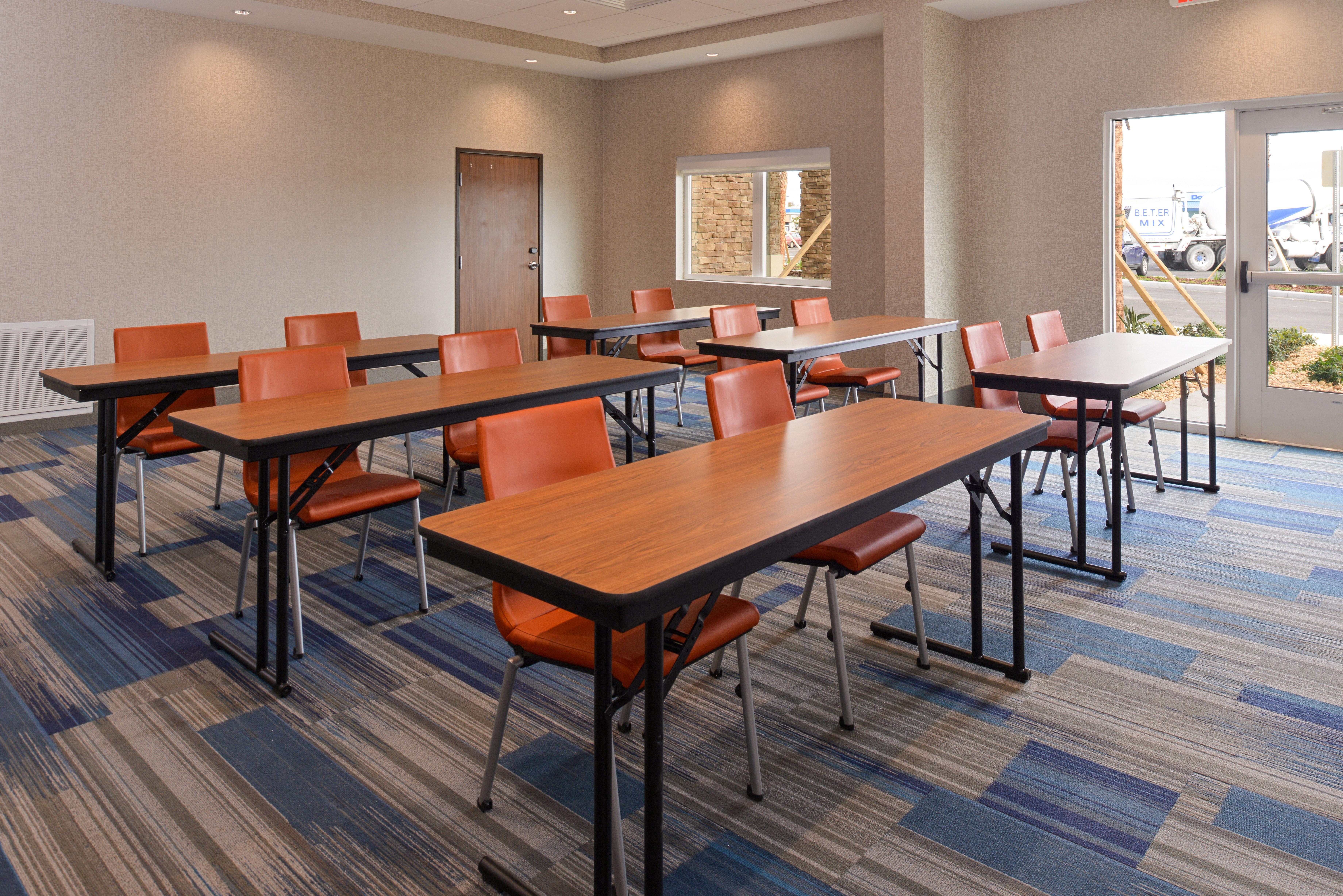 Holiday Inn Express & Suites Trinity By Ihg Екстериор снимка